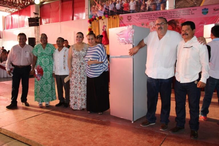 MAGNO FESTEJO EN HONOR A LAS MADRES EN  TEMPOAL