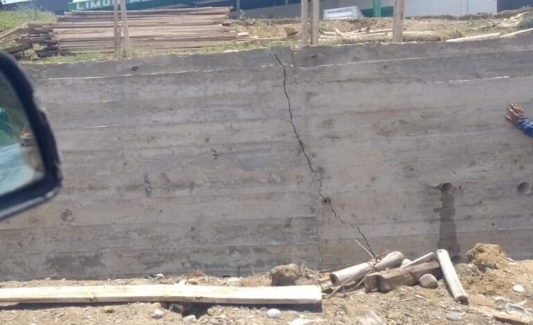 Se agrieta obra que realiza la SIOP