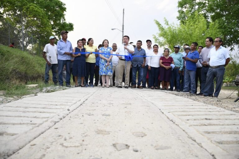 Inauguran camino rural en Palma Alta