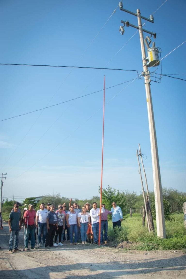 ENTREGO VÍCTOR DE LA GARZA AMPLIACIÓN DE RED ELÉCTRICA