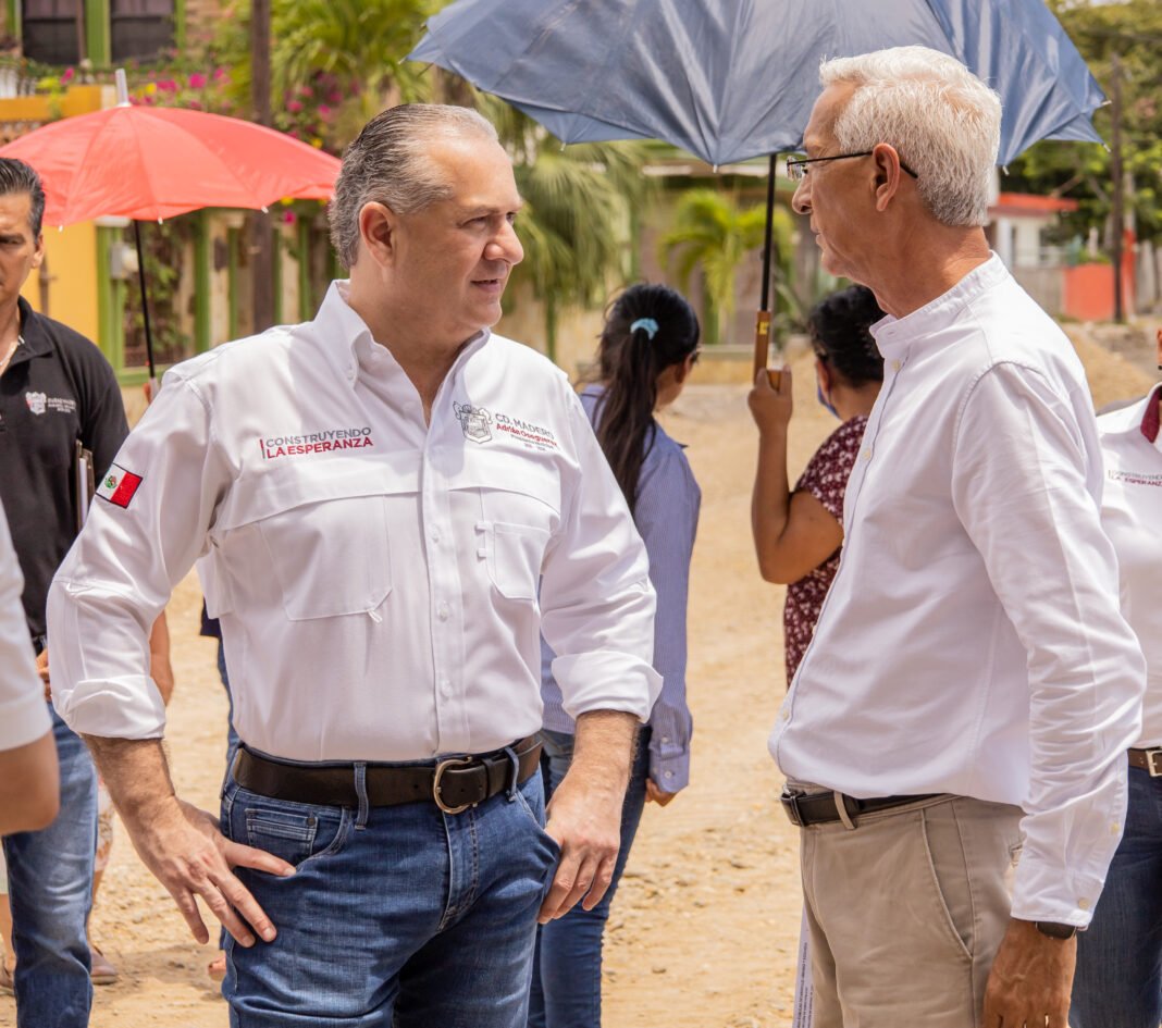 Gobierno de Adrián Oseguera Continúa Construyendo Mejores Accesos para los Maderenses