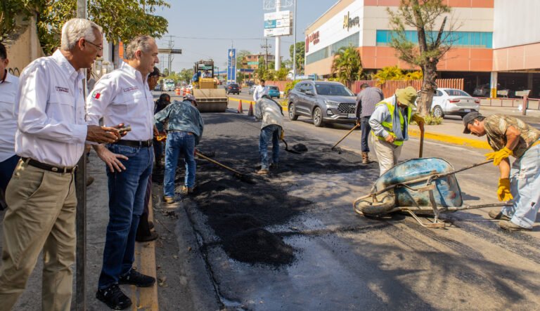 Gobierno de Adrián Oseguera Intensifica Trabajos de Bacheo