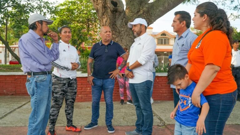 Seguiremos con la Rehabilitacion de Plazas en las Colonias: Pepe Schekaiban