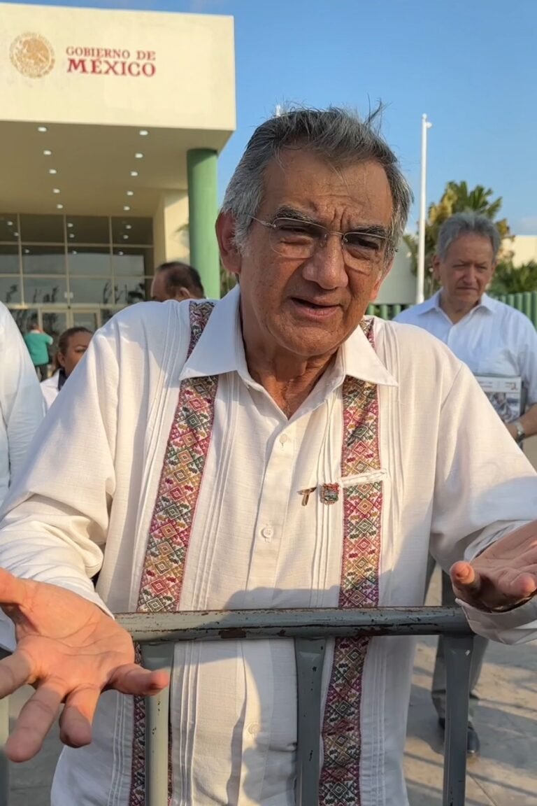 Visitan Andrés Manuel y Américo, planta de gas natural en Altamira