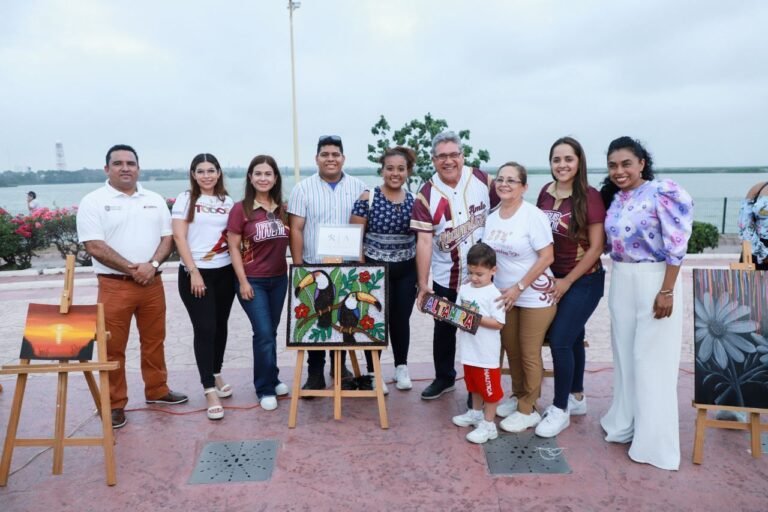 IMPULSA ALCALDE EL TALENTO Y EMPUJE DE LOS JÓVENES DURANTE EVENTO DE EMPRENDIMIENTO