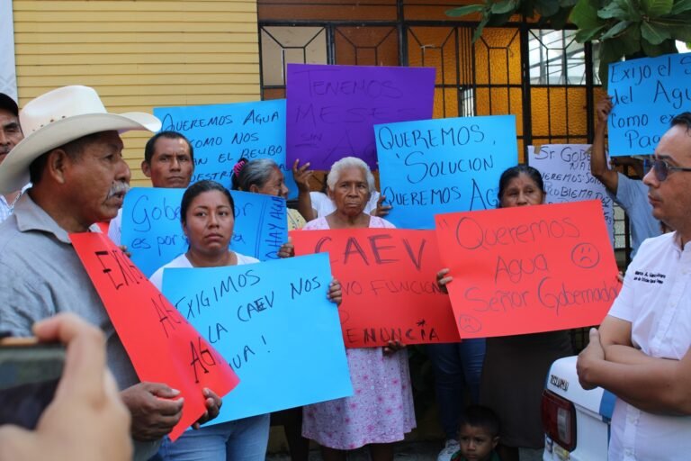 𝑻𝒐𝒎𝒂𝒏 𝒐𝒇𝒊𝒄𝒊𝒏𝒂𝒔 𝒅𝒆 𝑪𝑨𝑬𝑽 𝒂𝒏𝒕𝒆 𝒍𝒂 𝒇𝒂𝒍𝒕𝒂 𝒅𝒆 𝒂𝒈𝒖𝒂