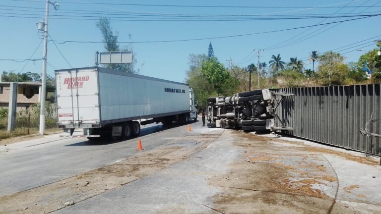 EXHORTA FERNANDO CERVANTES A TRAILEROS  A EVITAR ACCIDENTES