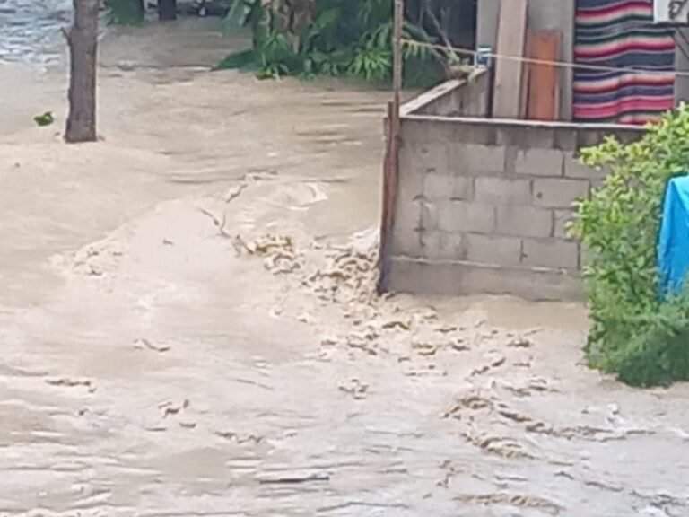 Más de 40 viviendas resultaron inundadas por Tromba en Tantoyuca; PC