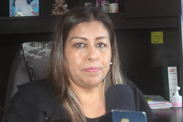 Realizan limpieza constante en el panteón municipal