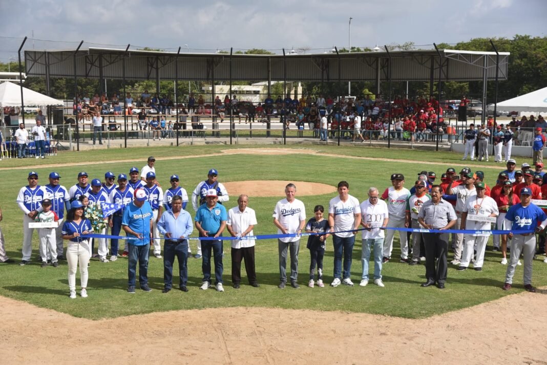 Reinaugura Chucho Nader Campo de Beisbol en la Ciudad Deportiva