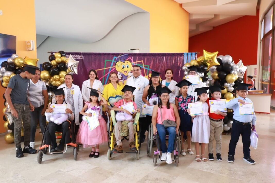 ES PRESIDENTA DEL DIF ALTAMIRA MADRINA DE NIÑOS Y JÓVENES QUE TERMINARON SU REHABILITACIÓN EN EL CRIT TAMAULIPAS