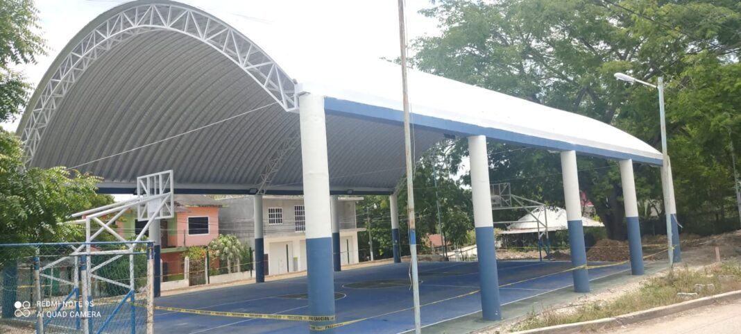 Avanza obra espacio multideportivo en la colonia El Rastro