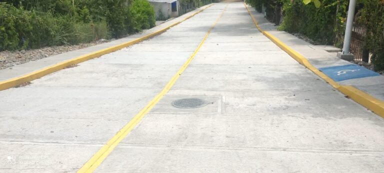 Continúa la pavimentación de calles