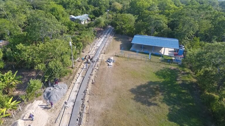 Avanza la  rehabilitación de los caminos rurales