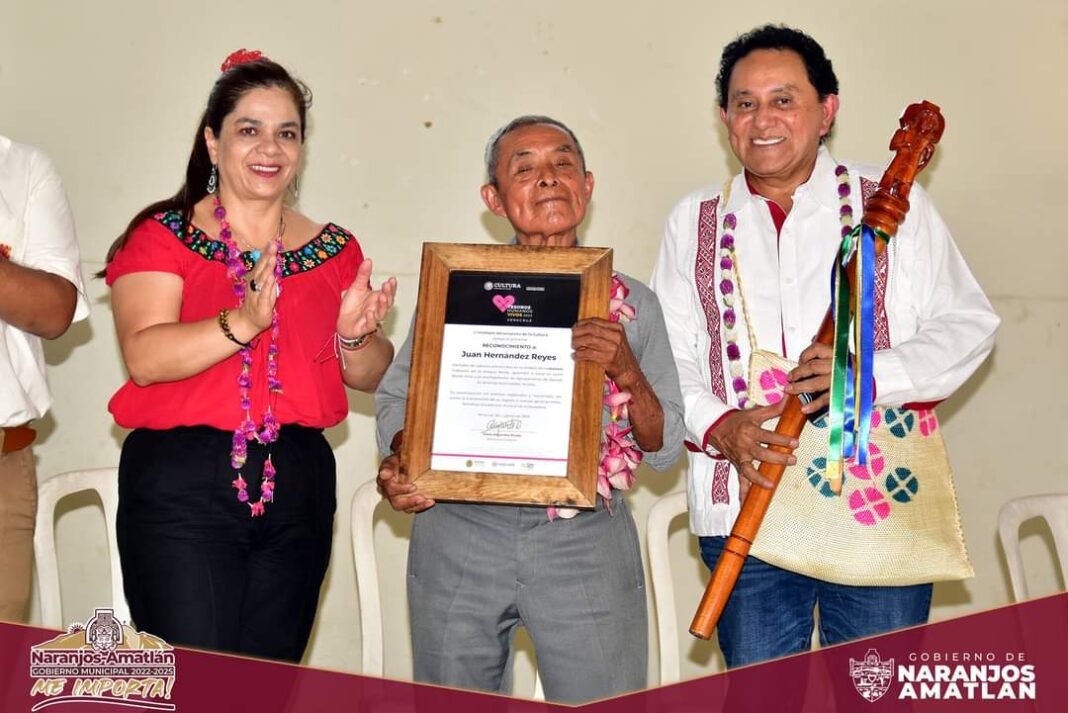 OTORGAN RECONOCIMIENTO A DON JUANITO, COMO TESORO VIVO 2023