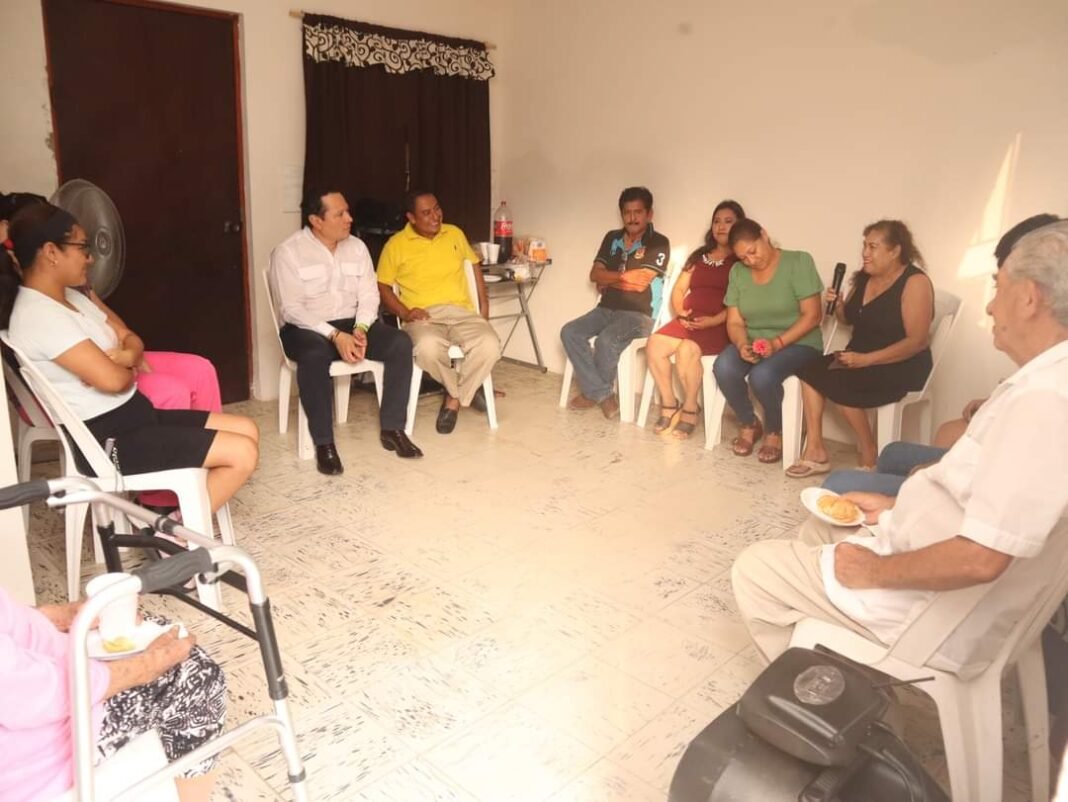 ASISTE CARLO GONZÁLEZ PORTES A REUNIÓN CON VECINOS DE LA COLONIA FERROCARRILERA