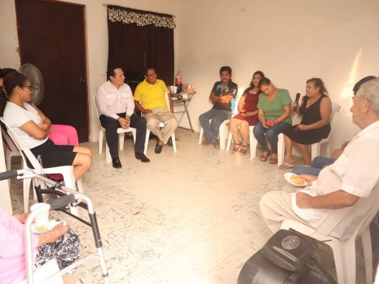 ASISTE CARLO GONZÁLEZ PORTES A REUNIÓN  CON VECINOS DE LA COLONIA FERROCARRILERA