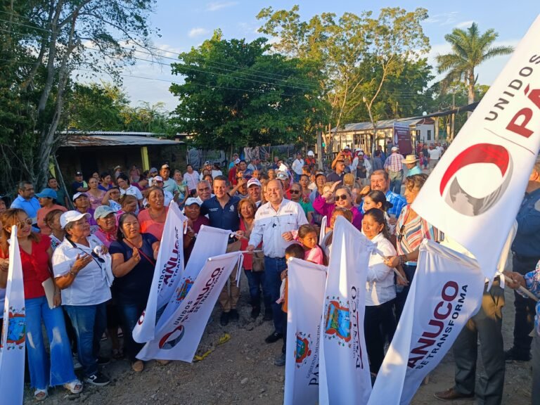 DA ÓSCAR GUZMÁN DE PAZ BANDERAZO A REHABILITACIÓN DE COLECTOR DEL DRENAJE SANITARIO