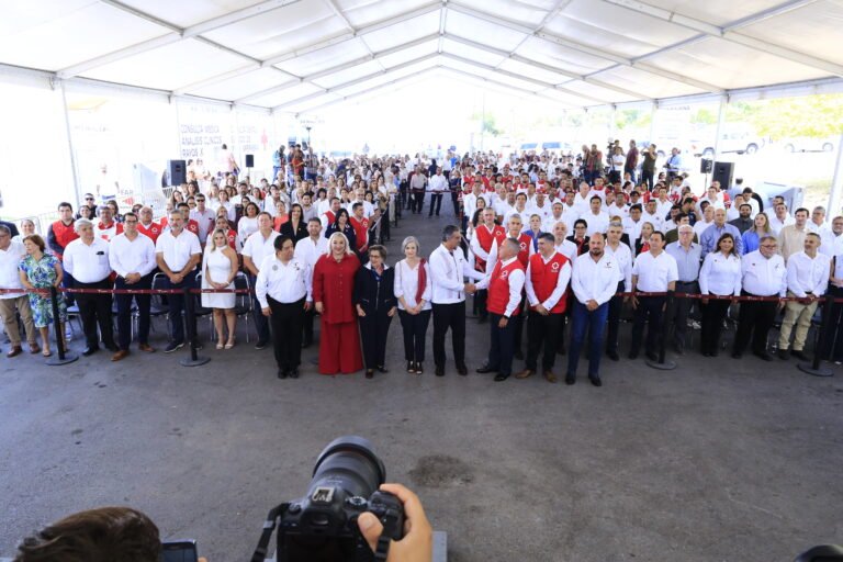 Que a la Cruz Roja «no le haga falta nada», compromiso de Américo