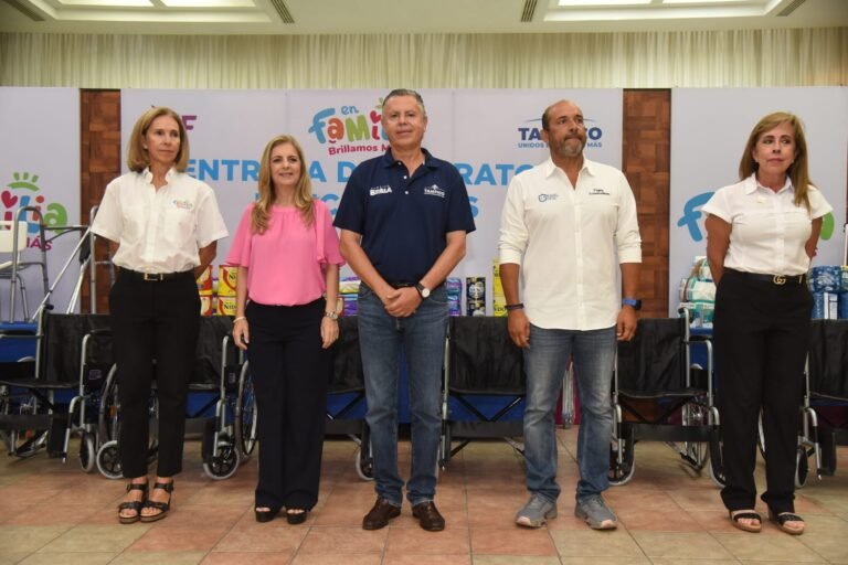 Entregan Chucho Nader y Aída Féres de Nader Más Aparatos Funcionales a Grupos Vulnerables