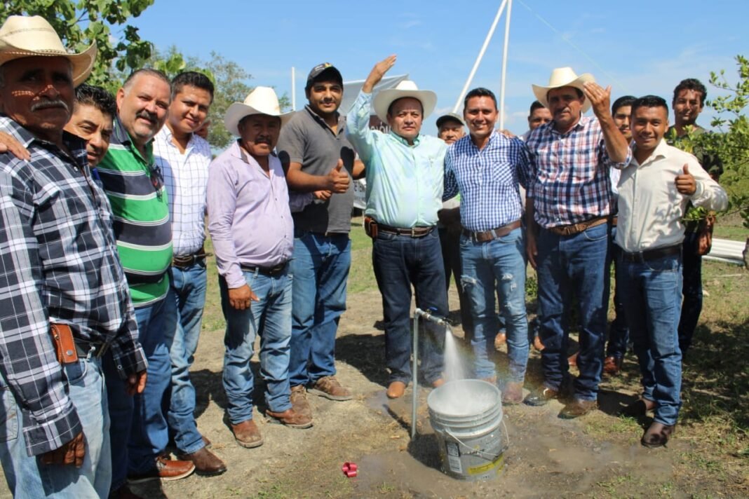 INAUGURA AMPLIACIÓN DE SISTEMA DE AGUA EN LOCALIDADES DE TEMPOAL