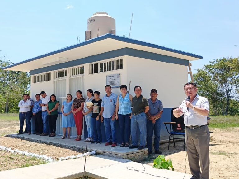 Inaugura Ayuntamiento módulo de baños en Tebaev