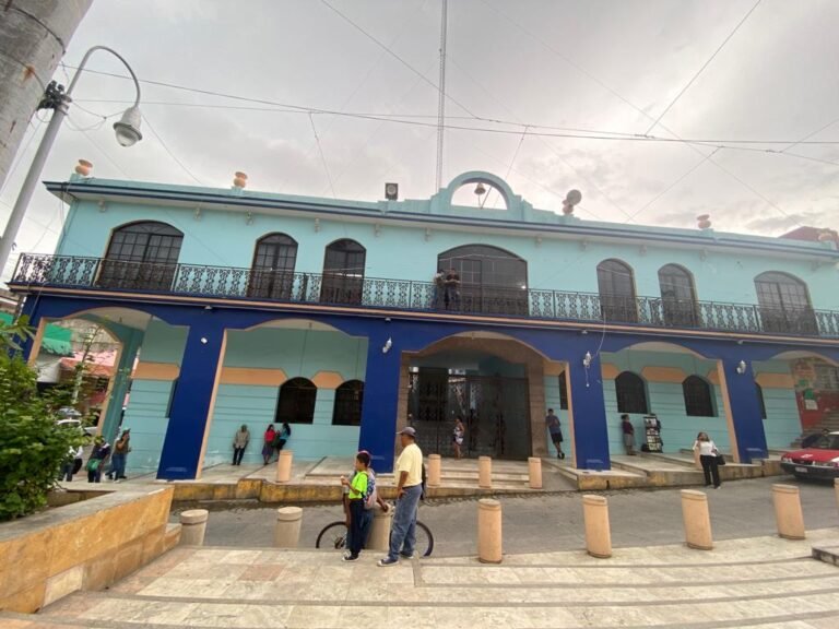 Cerraron el palacio municipal por marcha del FNLS