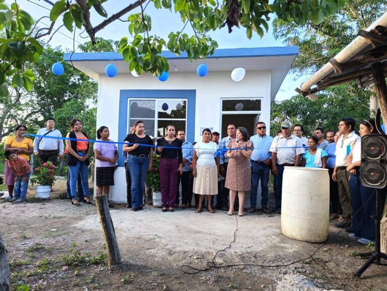 Entrega H. Ayuntamiento de Tantoyuca cuartos dormitorio