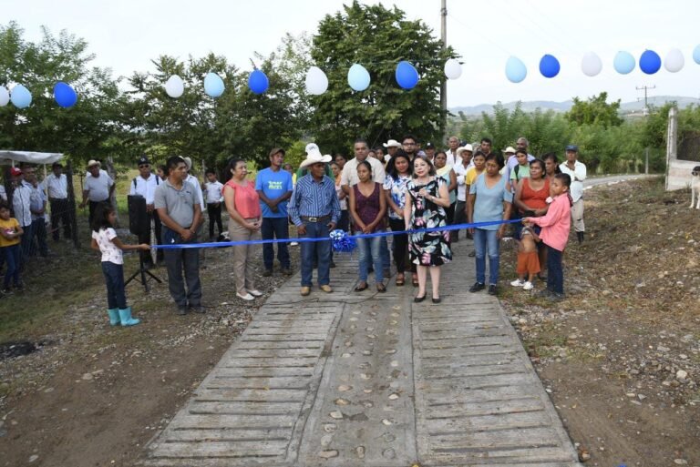 Más y mejores caminos para los tantoyuquenses