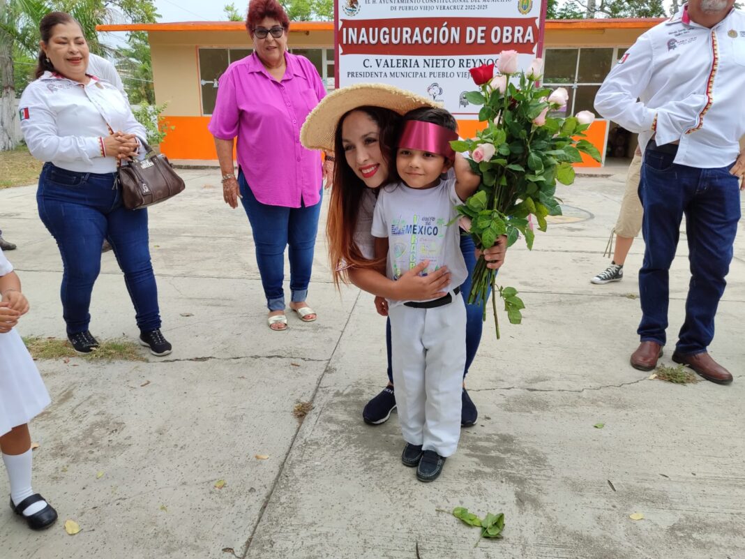 ENTREGA AYUNTAMIENTO DE PUEBLO VIEJO OBRAS DEL RUBRO EDUCATIVO