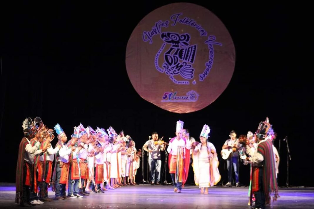 BRILLANTE PRESENTACIÓN DE LA DANZA DEL CHUL EN EL TEATRO DE LA REFORMA