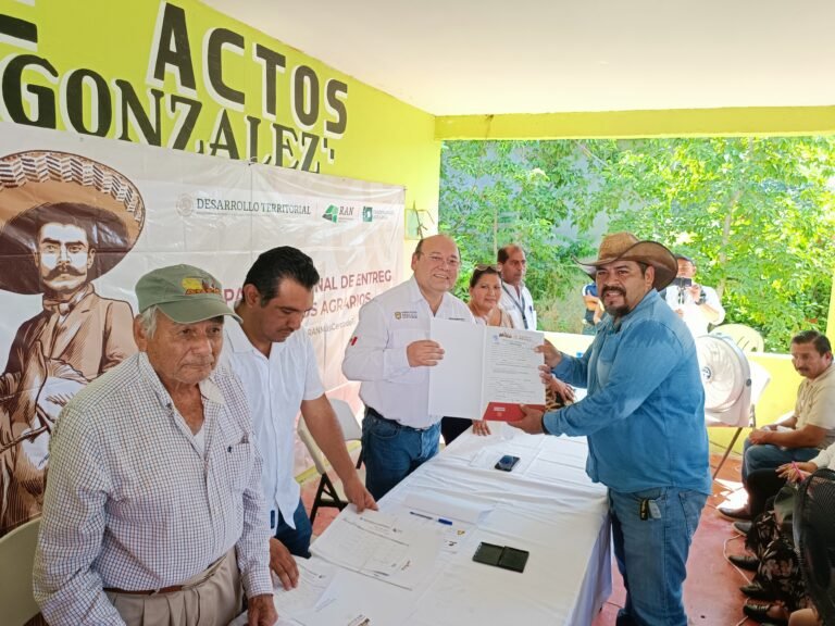 ENTREGAN TÍTULOS PARCELARIOS AL EJIDO Y COLONIA GONZALEZ DE PÁNUCO