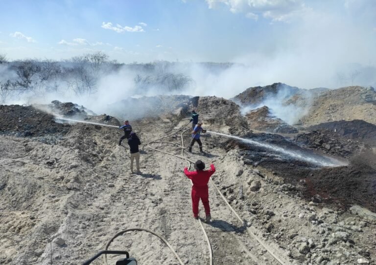 EN PÁNUCO, REALIZAN INTENSAS LABORES PARA SANEAR EL CONFINAMIENTO DE TANCOCO