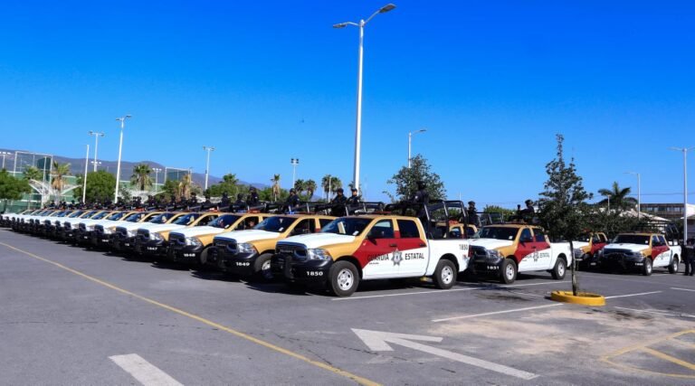 Entrega Gobernador cien patrullas más a la Guardia Estatal