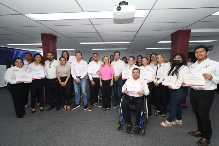 Capacita DIF Tampico a Personal de Comapa Sur en Lenguaje en Señas