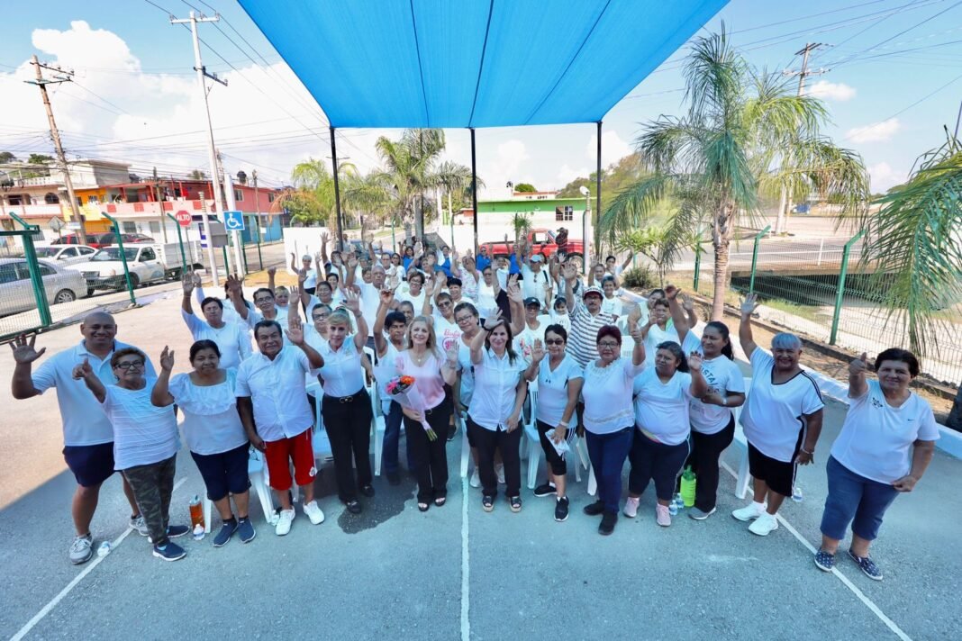 Instalan Moderna Malla Sombra en Casa Club de la colonia Morelos