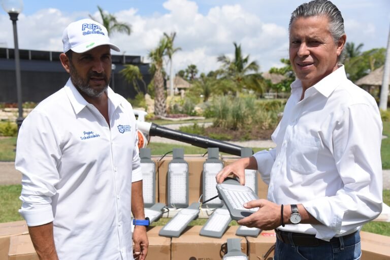 En Alumbrado Público Tampico Brilla como  Nunca: Chucho Nader