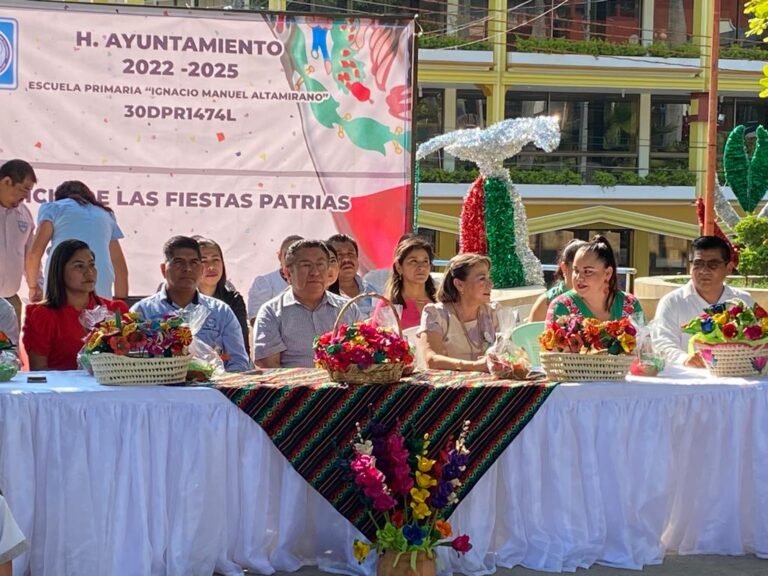 Realizan acto cívico al inicial el mes patrio