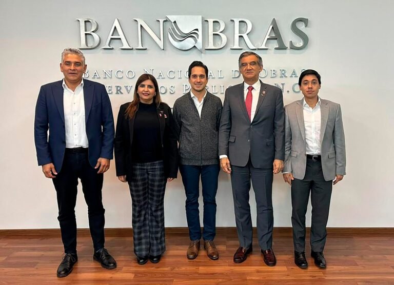 Américo presenta proyectos ante BANOBRAS, para transformar transporte