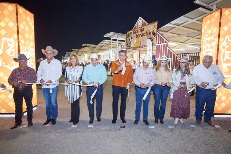 Entregan ganaderos al gobernador donativo con causa para el DIF Tamaulipas