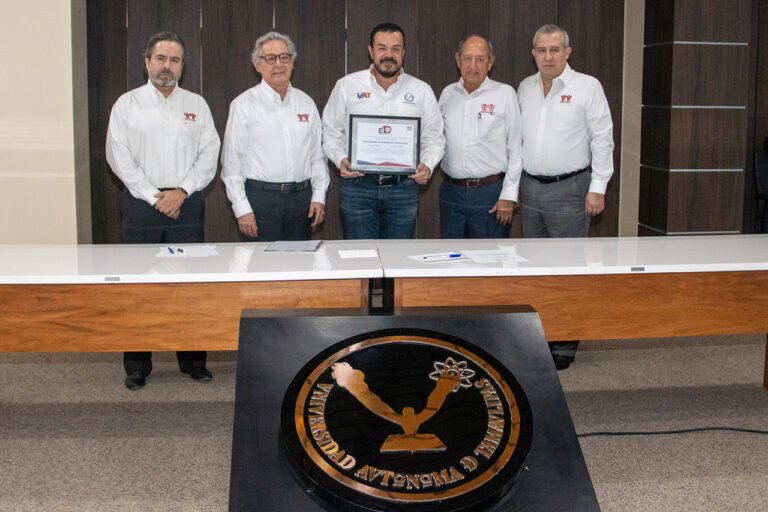 Recibe la UAT reconocimiento “Empresa de Diez Plus” del INFONAVIT