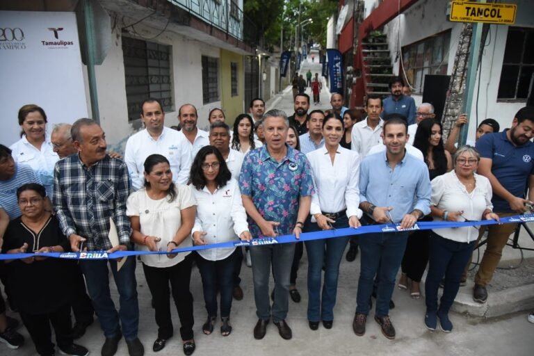 Inaugura Chucho Nader Otra Obra de Pavimentación en la colonia Campbell