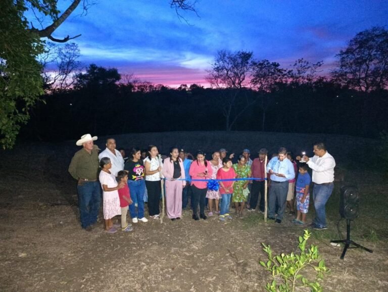 Sigue entrega de más obras de beneficio social en comunidades