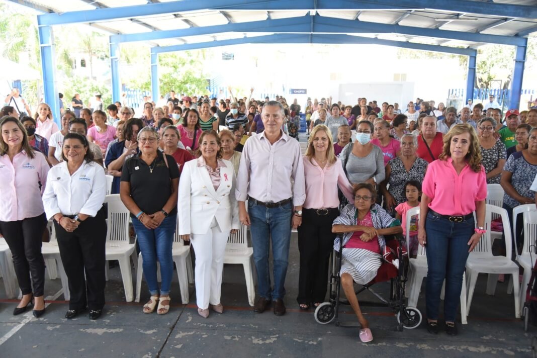 Conmemoran Lucha contra Cáncer de Mama con Jornada Médico-Asistencial