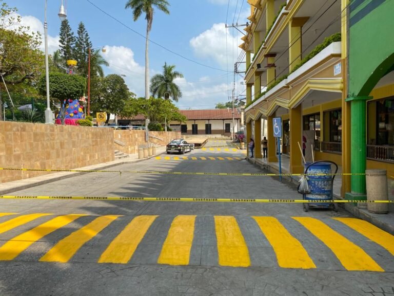 Realizan trabajos de balizamiento en la ciudad