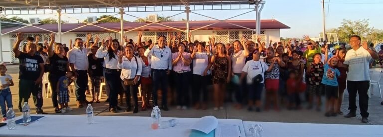 PIDEN APOYO PARA TENER CERTIDUMBRE JURÍDICA VECINOS DEL FRACCIONAMIENTO “UNIDOS AVANZAMOS”