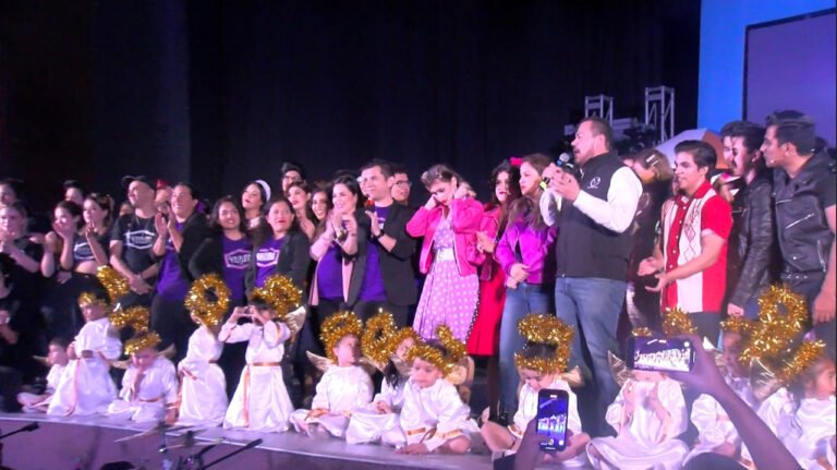 Todo un éxito el musical Vaselina presentado por la UAT