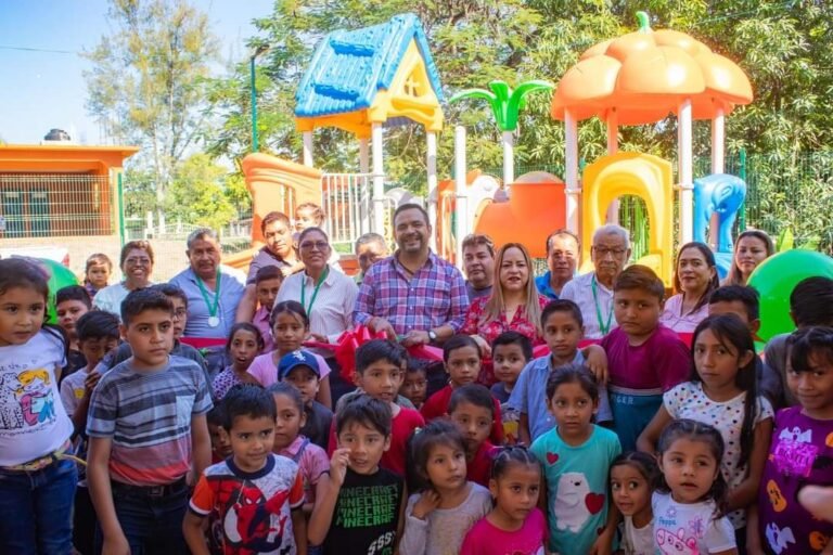 LLEVAN BENEFICIOS A LA COMUNIDAD DEL HOXTON, EN EL HIGO