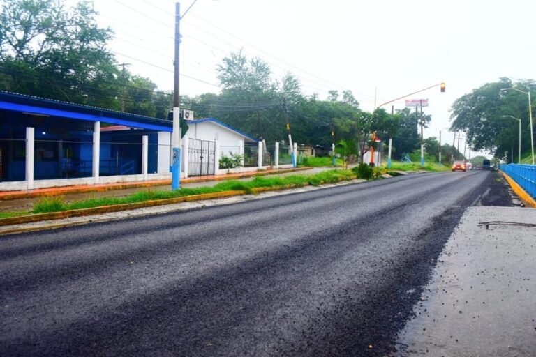 Avanza rehabilitación de la carretera municipalizada