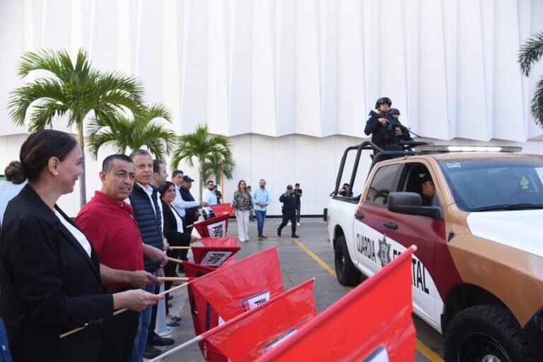 Inaugura Chucho Nader Inicio del Buen Fin y Operativo de Seguridad